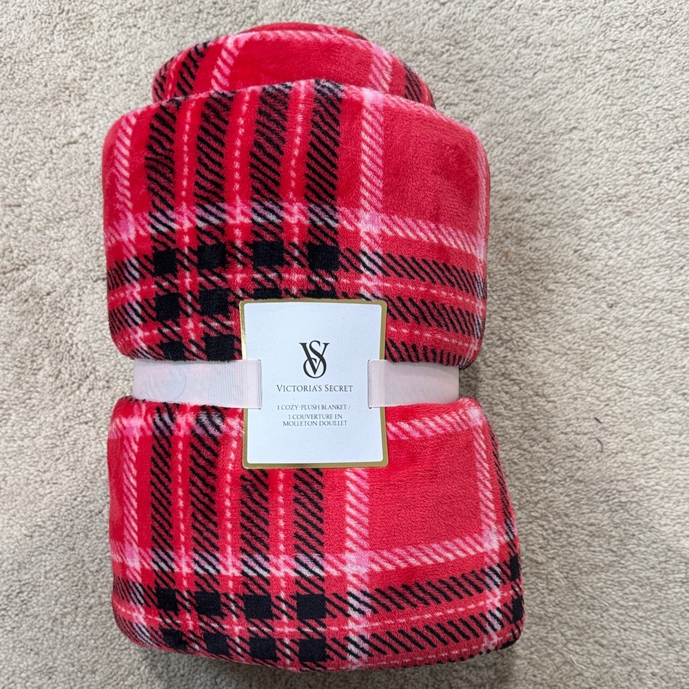 Victoria's Secret Red and Black Plaid Plush Throw